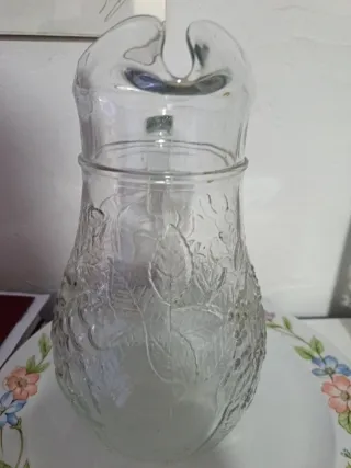 Jarra y Botella de Vidrio con Tapón