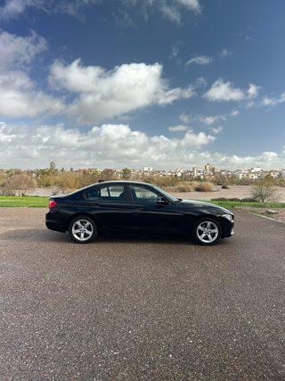 BMW Serie 3 318d – 2013– Manual – Excelente Estado