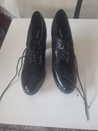 Zapatos de tacón negros