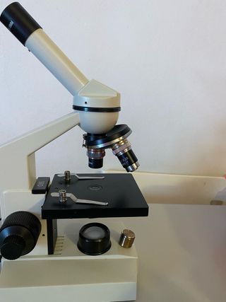 Microscopio casi nuevo