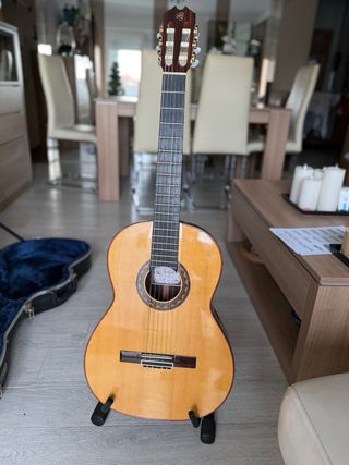 Guitarra Prudencio Sáez 24 con estuche.