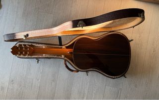 Guitarra Prudencio Sáez 24 con estuche.