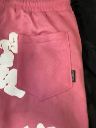 Pantalón chándal rosa con estampado