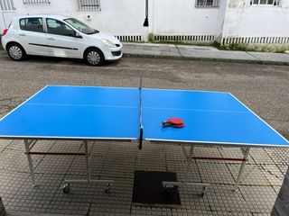 Mesa de ping pong azul