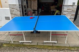 Mesa de ping pong azul