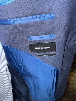 Traje Pedro del Hierro azul