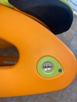 Balancín reclinable con música