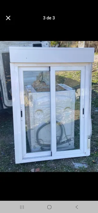 Ventana corredera blanca