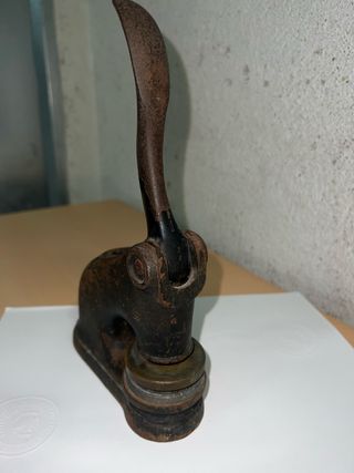 Antiguo Sello Seco para Papel