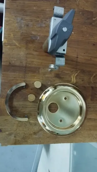 Cerradura Puerta Basculante con Llaves