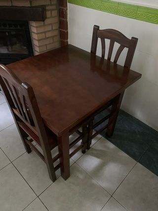 Mesas y Sillas Madera Cierre Local