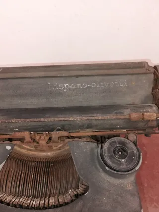 Máquina de escribir Hispano Olivetti