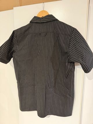 Camicia Independent Nera con Strisce Bianche