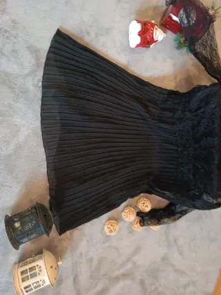 Vestido negro encaje y plisado