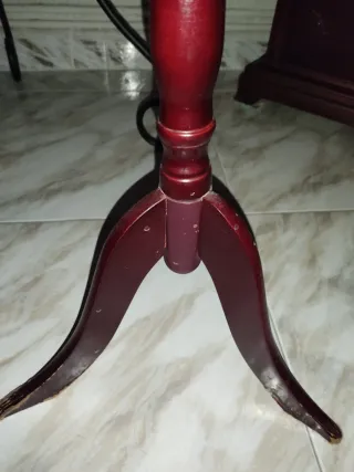 Mesa auxiliar trípode vintage caoba