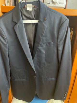 Traje azul marino