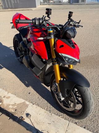 Ducati Streetfighter V4S 2023