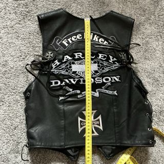 Chaleco cuero negro de mujer “Harley Davidson”.