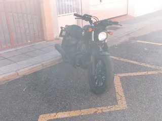 Hyosung Bobber 125cc Negra