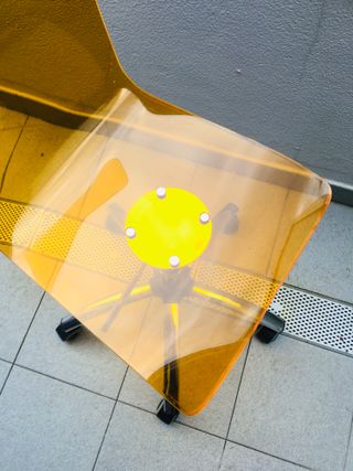Silla de oficina metacrilato transparente y ruedas