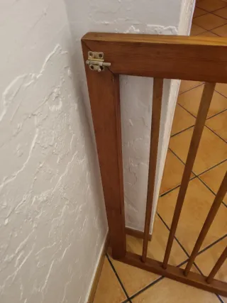 Barandilla seguridad bebés. Madera