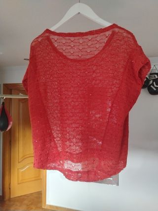 Camisa roja de punto calado