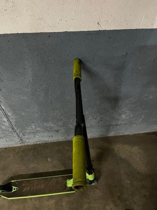 Patinete freestyle verde y negro