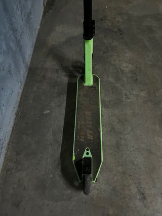 Patinete freestyle verde y negro