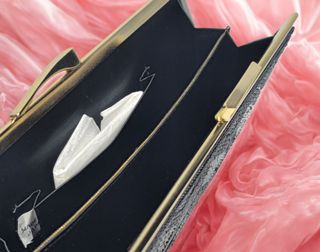 Bolsa de noche negra pedrería geométrica