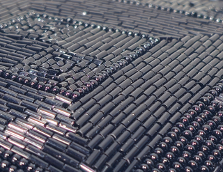 Bolsa de noche negra pedrería geométrica