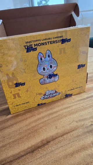 Caja Topps Labubu Chrome