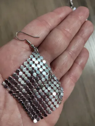 Pendientes largos plateados