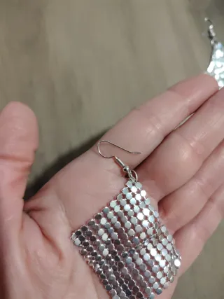 Pendientes largos plateados