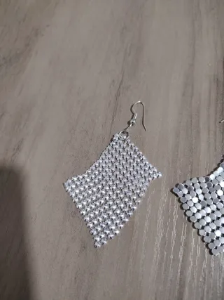 Pendientes largos plateados