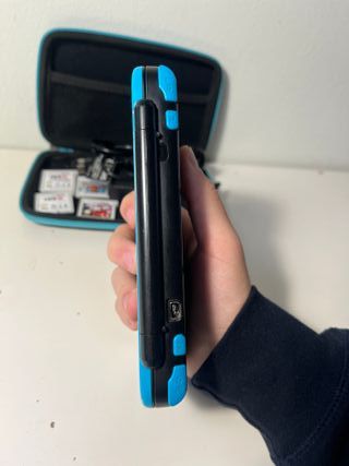 New Nintendo 2DS XL Negra y Azul