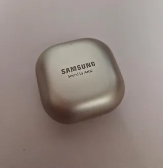 Samsung Galaxy Buds Live de color bronce