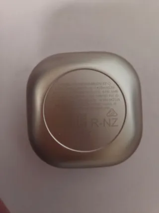 Samsung Galaxy Buds Live de color bronce