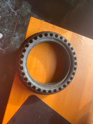 Neumático sólido 8.5 antipinchazos