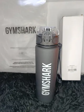 Botella de agua Gymshark negra