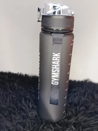 Botella de agua Gymshark negra