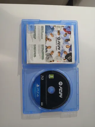 Juegos: FIFA 22, GRID, Call of duty, FC24, FC23