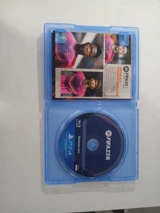 Juegos: FIFA 22, GRID, Call of duty, FC24, FC23