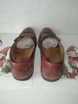 Zapatos ingles de piel marrones