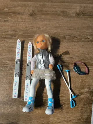 Nancy Esquiadora con Accesorios