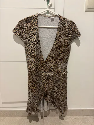 Vestido cruzado estampado leopardo
