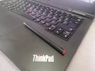 Portátil Lenovo ThinkPad Yoga