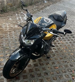 Kawasaki Z750R