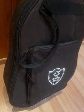 Guitarra Yamaha F310+funda+ recambio cuerdas Elixi