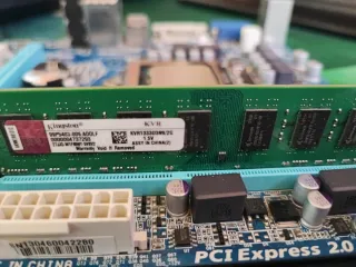 Placa Base Gigabyte GA-H61M-DS2V LGA1155