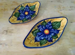 Bandejas cerámica flor azul y amarilla